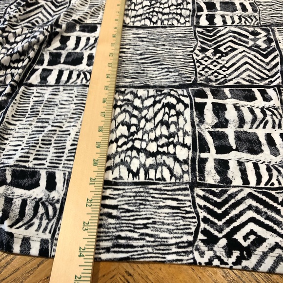 Chico’s Poncho Abstract Artsy Top - Picture 11 of 12